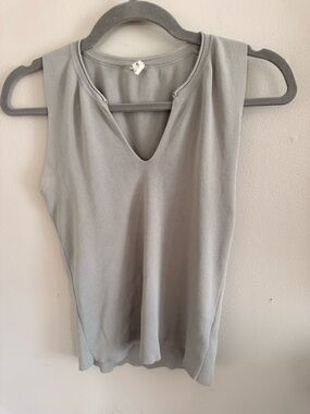Wishlist Light Gray V-Neck Sleeveless Tank Top